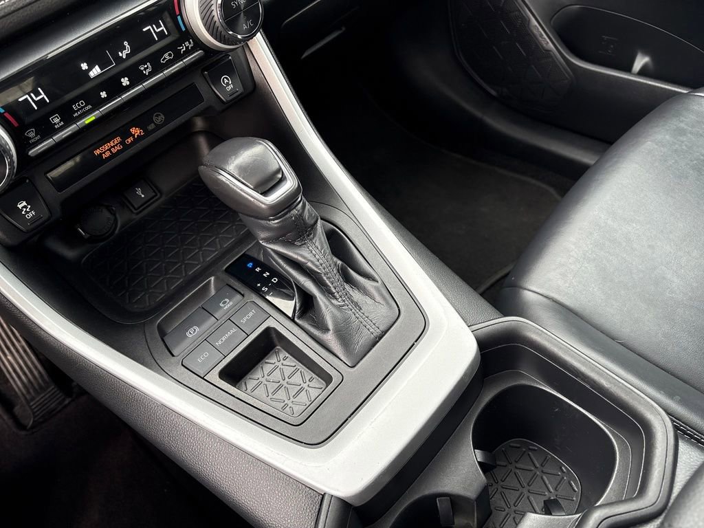 Used 2020 Toyota RAV4 XLE Premium image 23