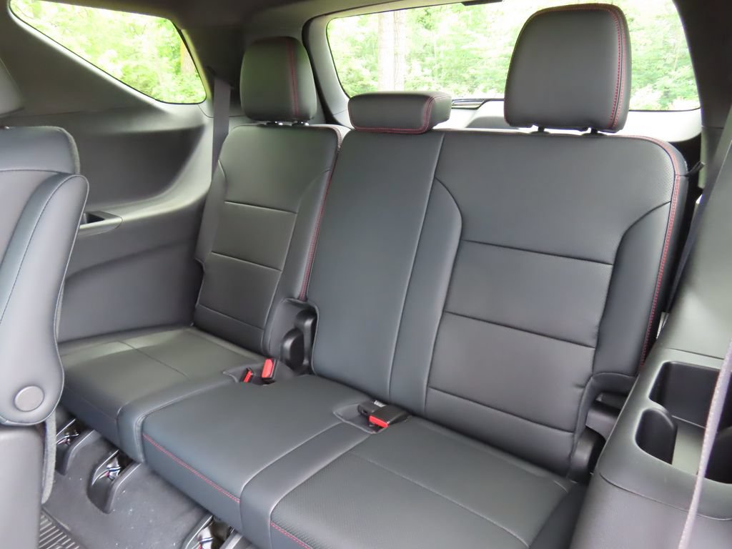 New 2026 Chevrolet Traverse RS w/ LPO, Floor Liner Package AWD/4WD image 27