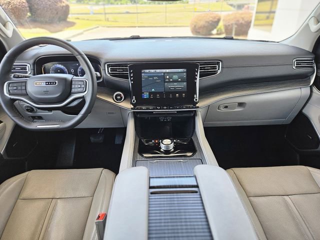 Used 2024 Jeep Wagoneer L Series II RWD image 16