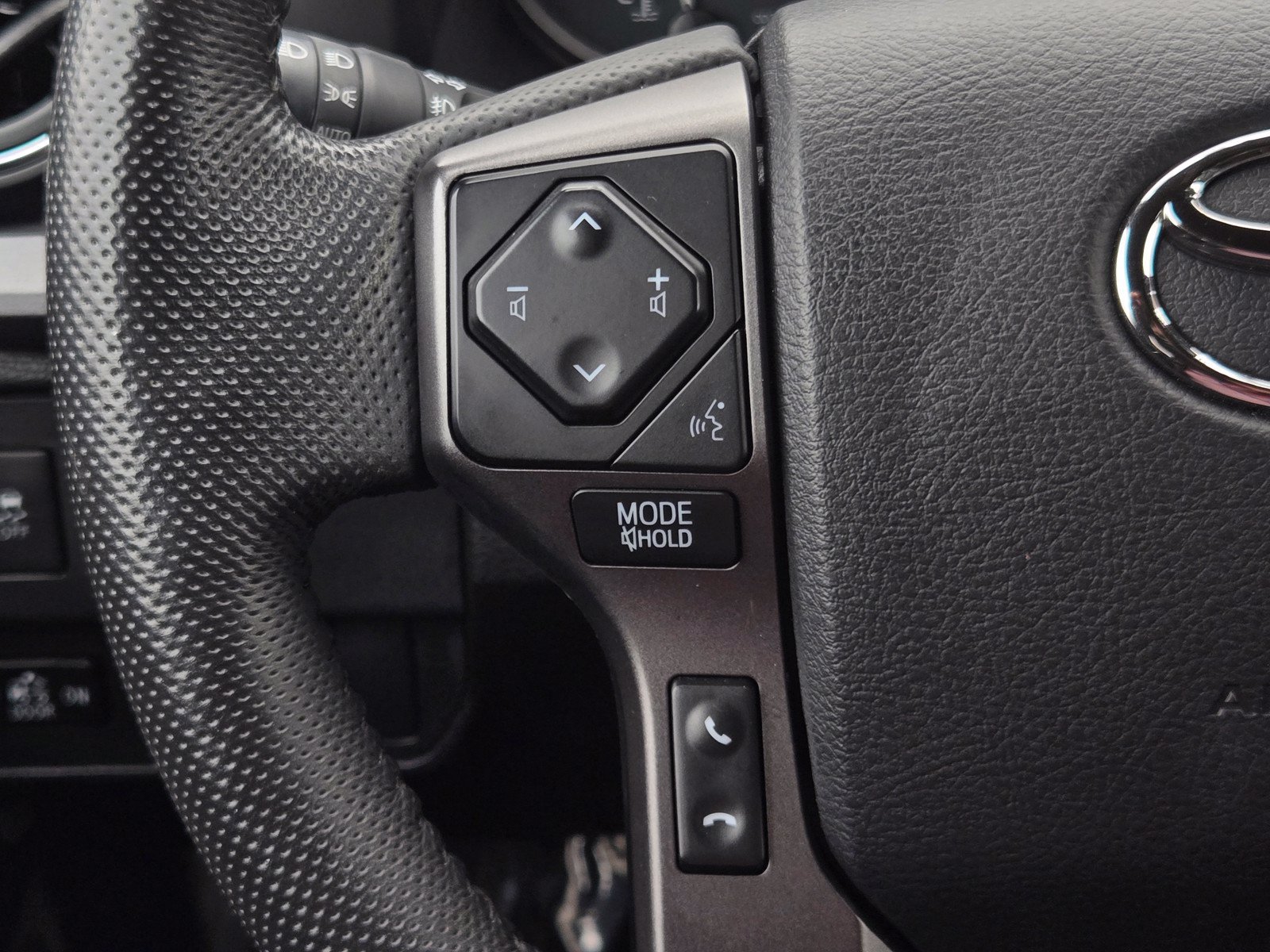 Certified 2023 Toyota Tacoma TRD Sport w/ Advanced Technology Package AWD/4WD image 20
