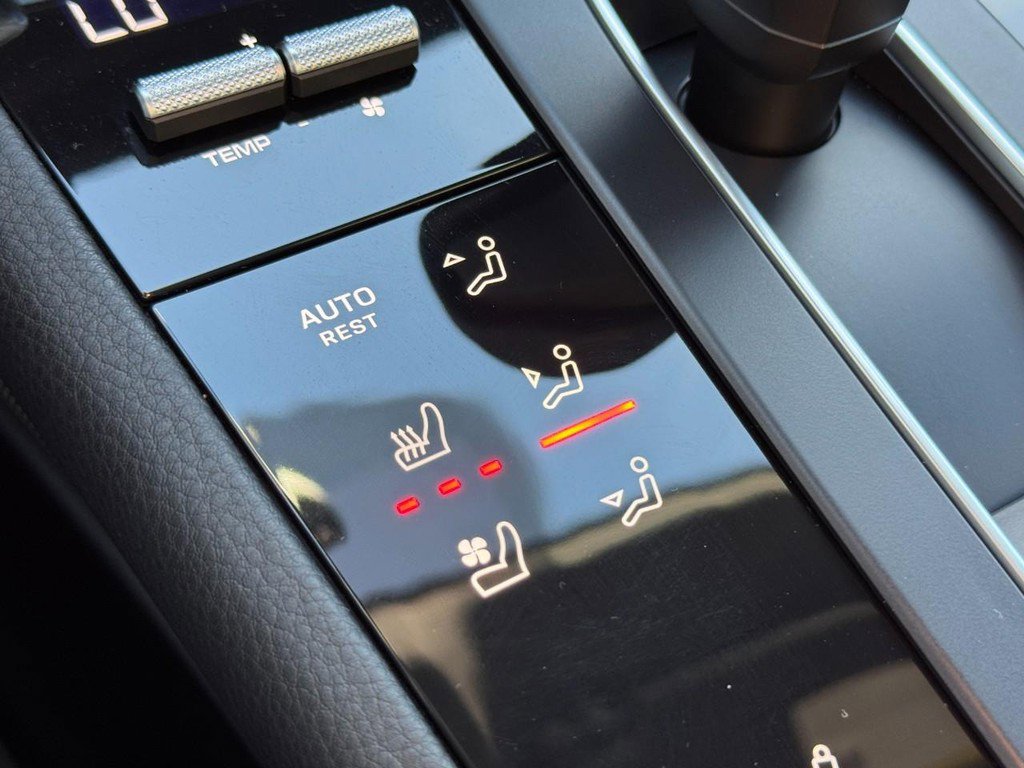 Used 2023 Porsche Macan S image 20