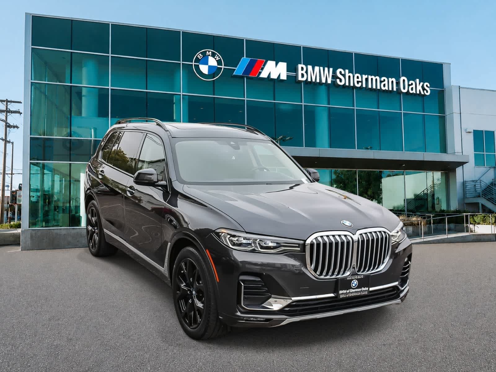 Used 2022 BMW X7 xDrive40i w/ Premium Package AWD/4WD image 3