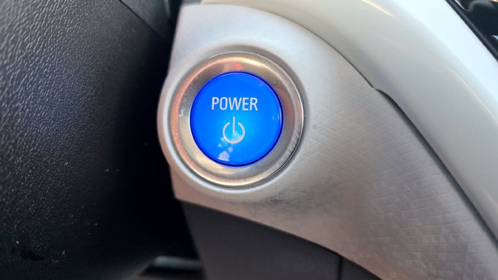 Used 2020 Chevrolet Bolt LT FWD image 33
