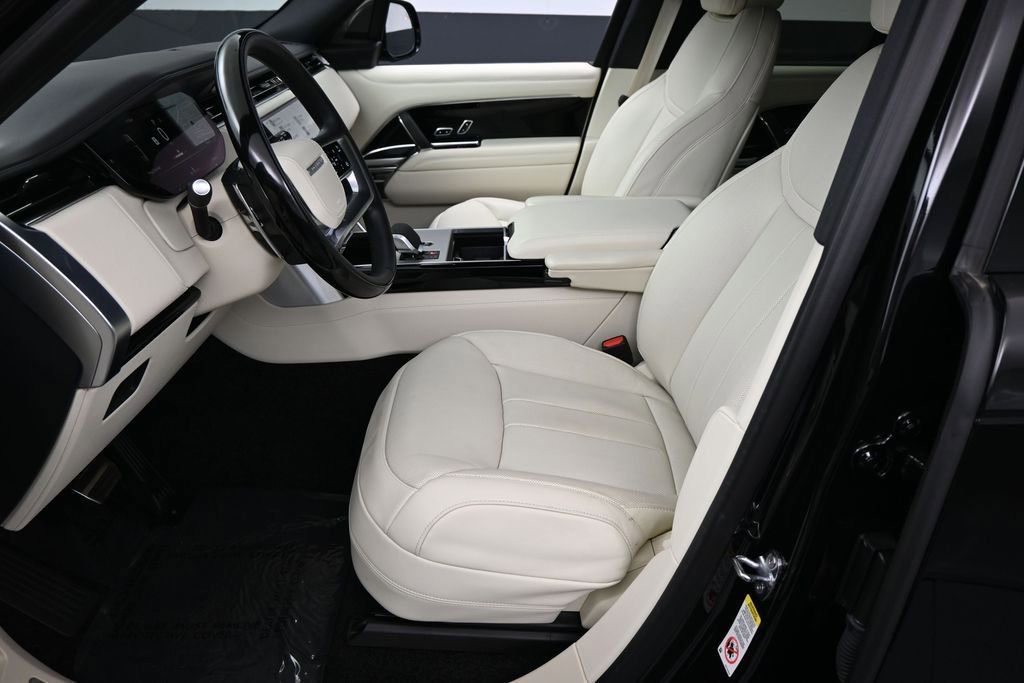 Used 2024 Land Rover Range Rover SE AWD/4WD image 5