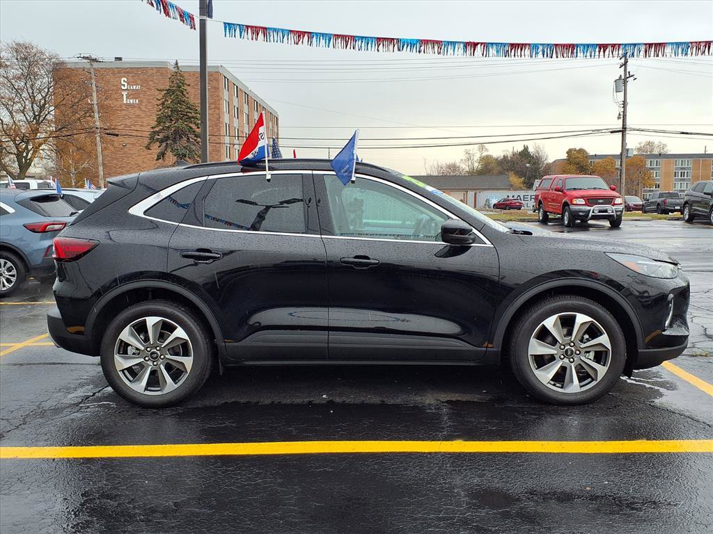 Used 2023 Ford Escape Platinum image 25