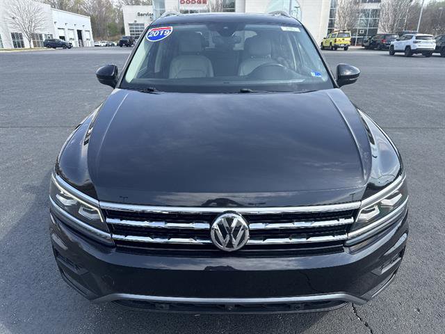 Used 2019 Volkswagen Tiguan SEL Premium w/ 3rd Row Seat Package image 2