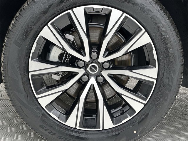 Used 2025 Volvo XC60 B5 Plus image 10