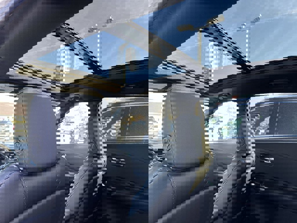 Certified 2023 Cadillac XT4 Sport image 21