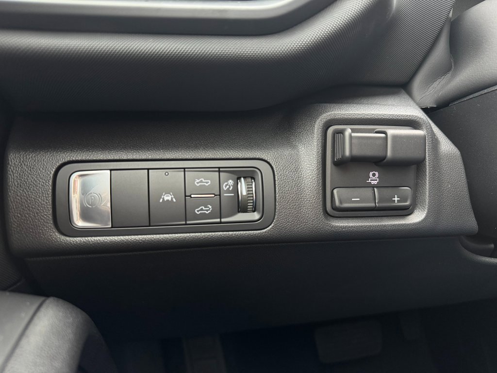 New 2025 Chevrolet Silverado EV LT image 13