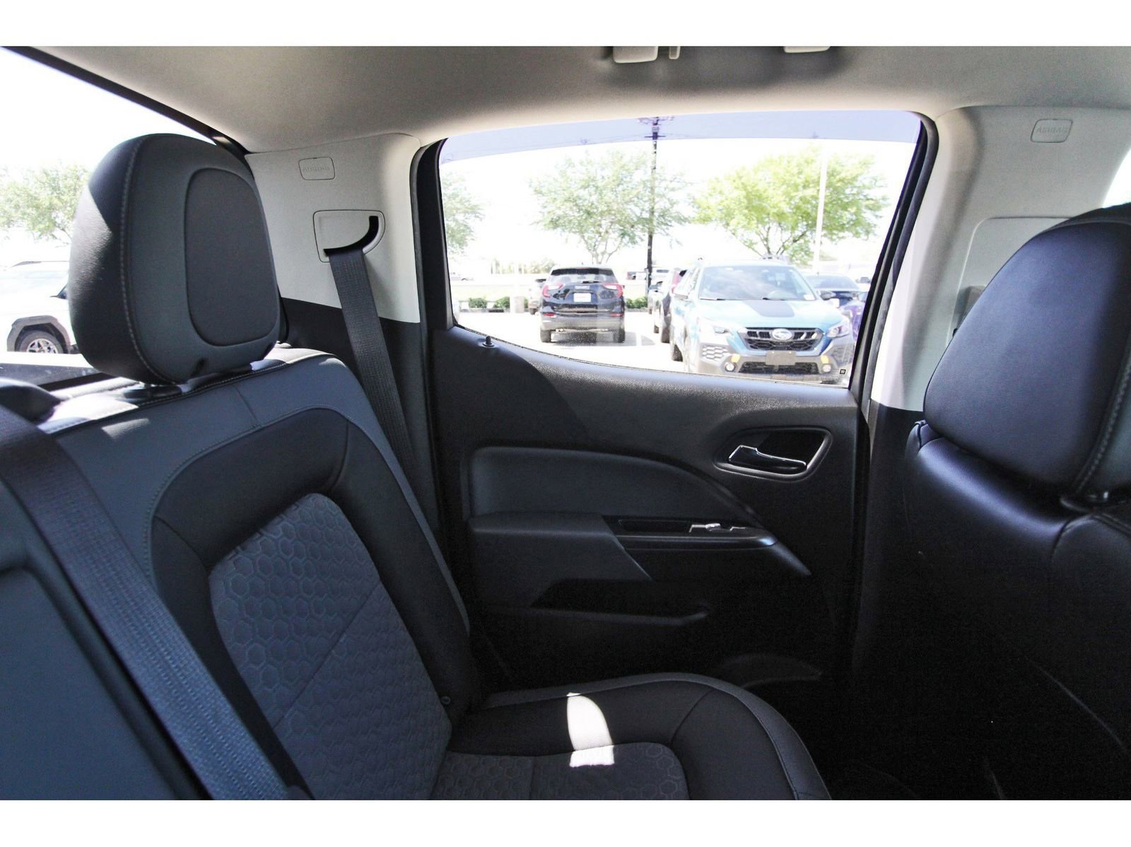 Used 2018 Chevrolet Colorado Z71 w/ Centennial Edition image 12