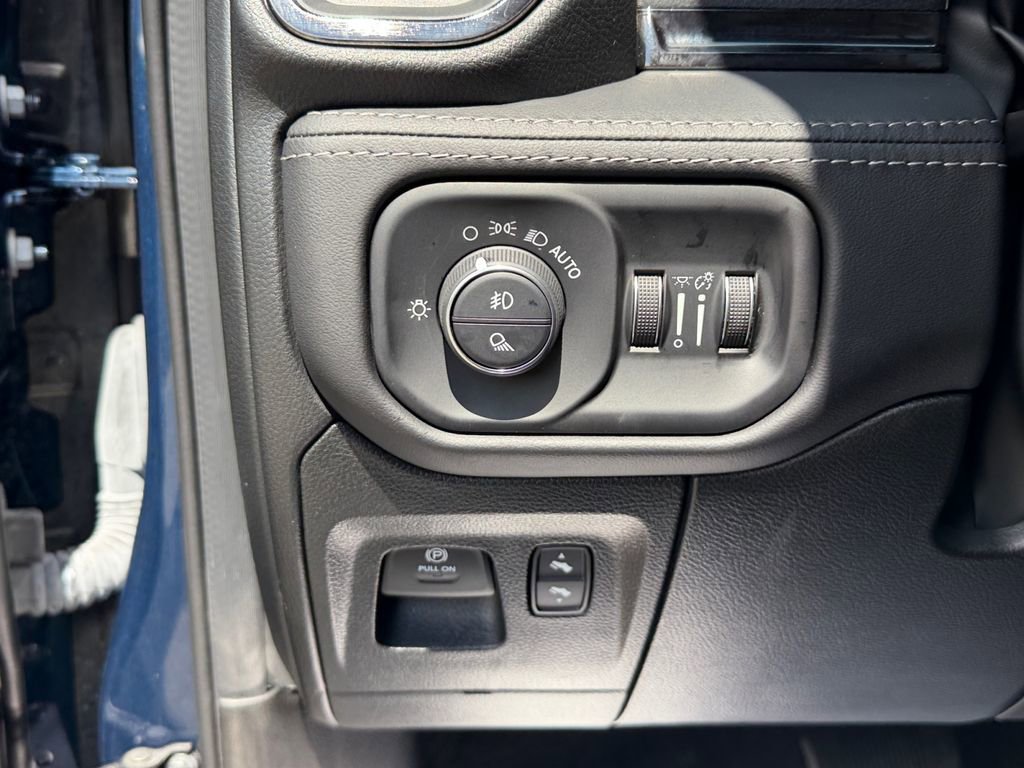 Certified 2024 RAM 1500 Limited w/ Body Color Bumper Group AWD/4WD image 31