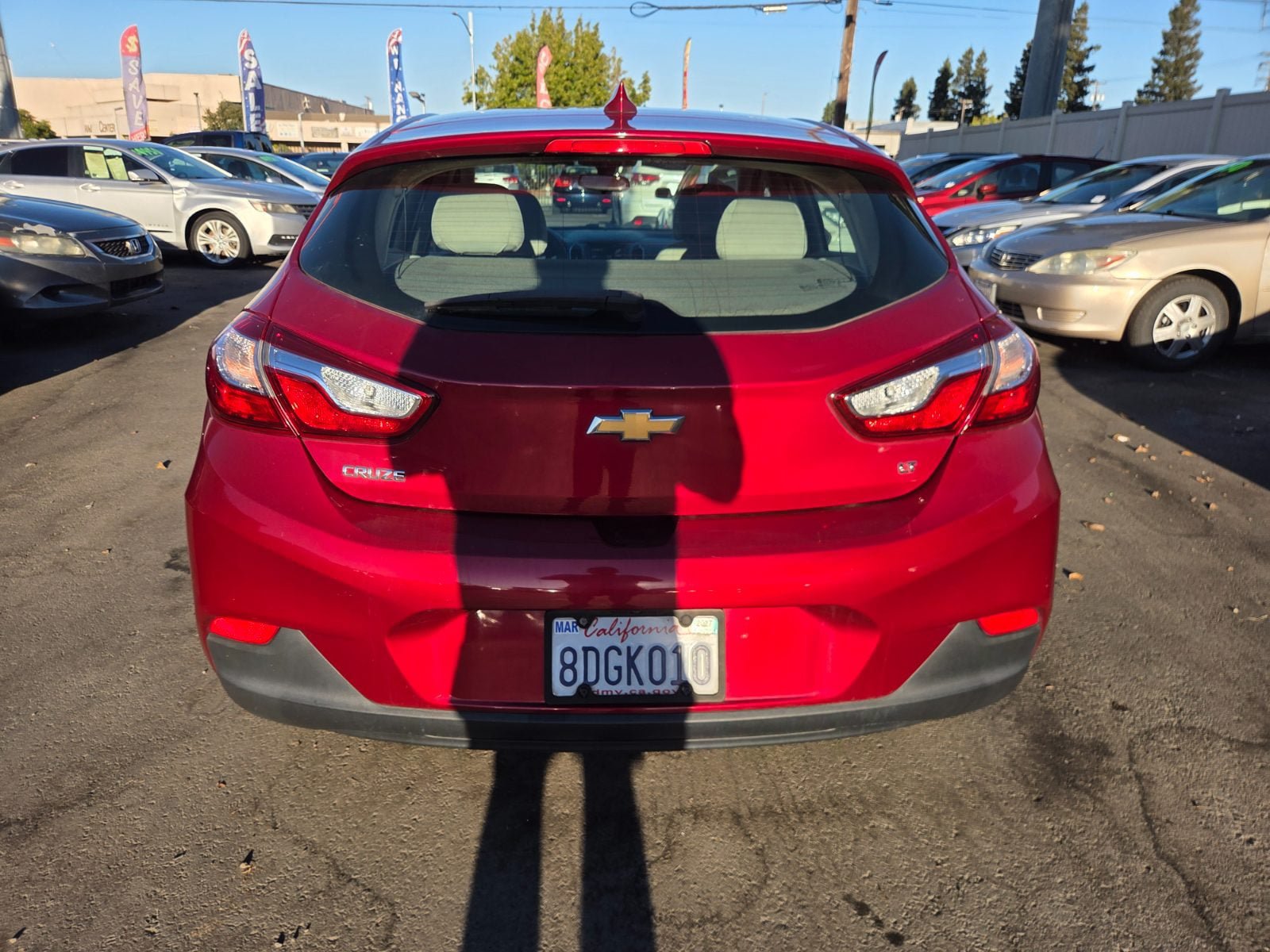 Used 2018 Chevrolet Cruze LT w/ Convenience Package FWD image 3