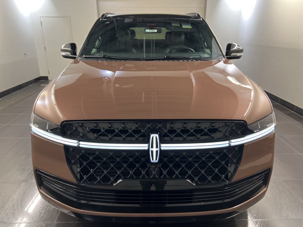 New 2026 Lincoln Navigator Black Label AWD/4WD image 2