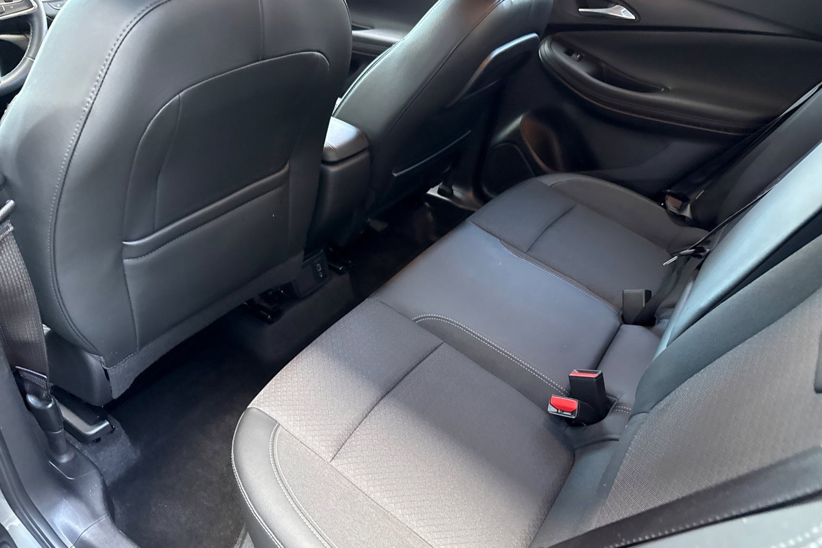 Used 2023 Buick Encore GX Select w/ Sport Touring Package image 15