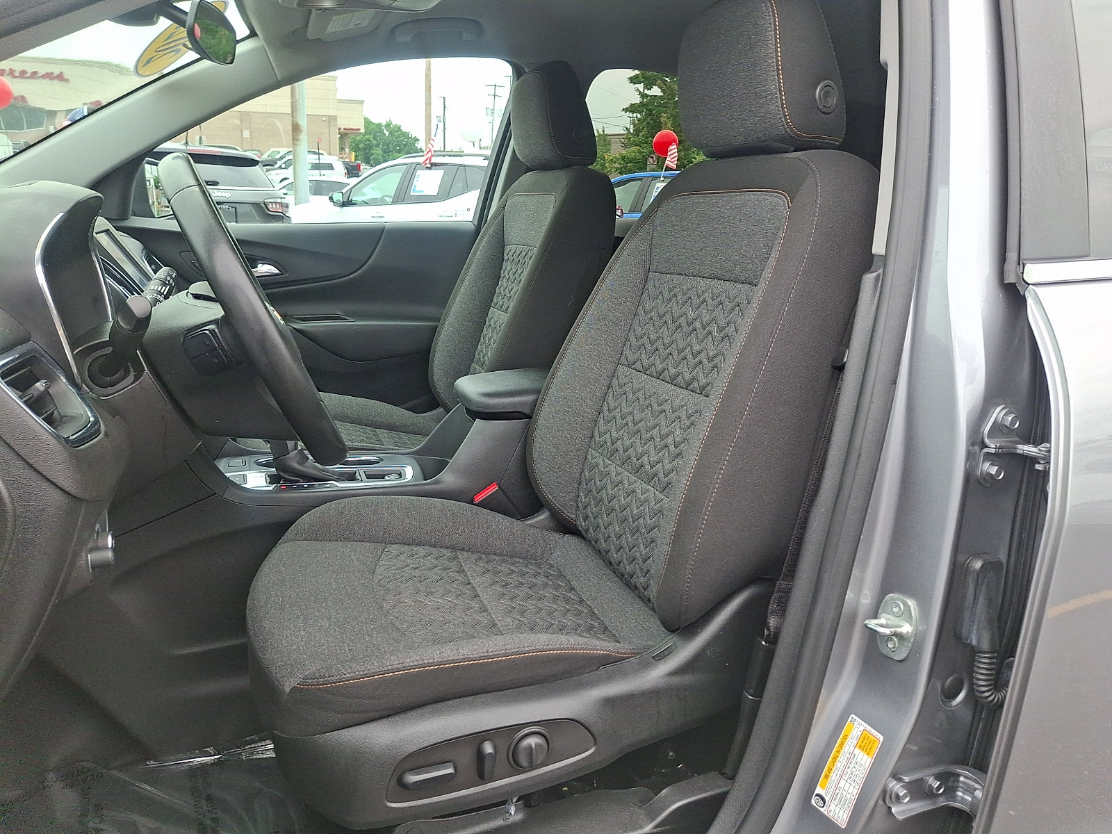 Used 2023 Chevrolet Equinox LT AWD/4WD image 13