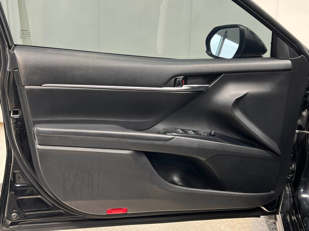 Used 2020 Toyota Camry SE image 13