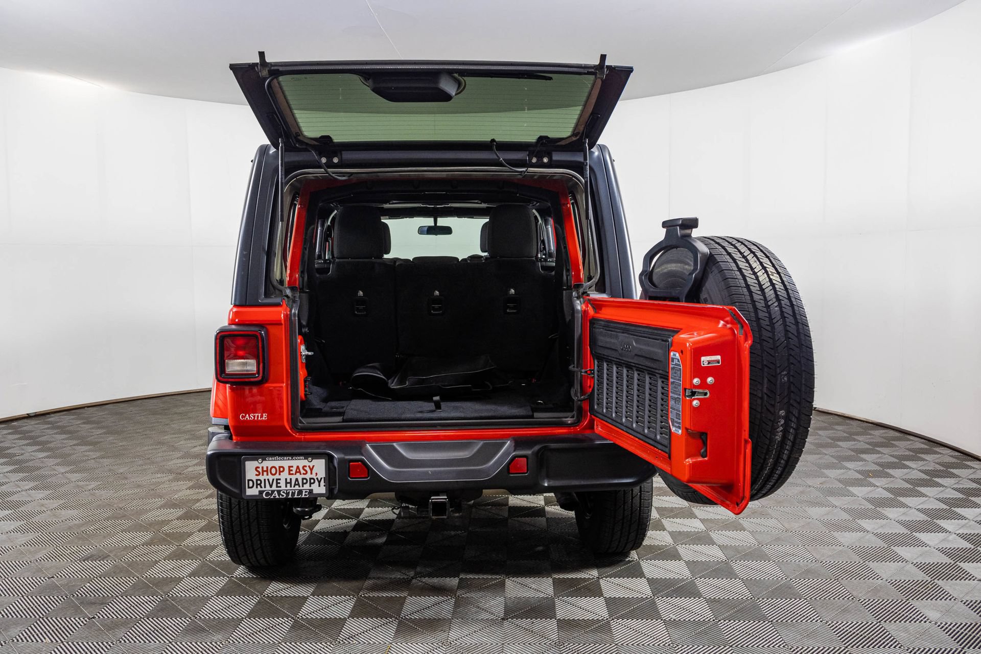 Used 2019 Jeep Wrangler Unlimited Sahara AWD/4WD image 38