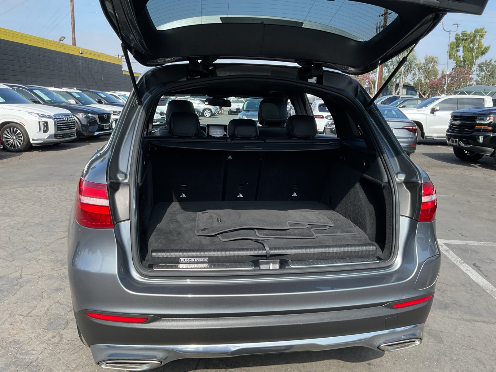 Used 2019 Mercedes-Benz GLC 350e 4MATIC image 25