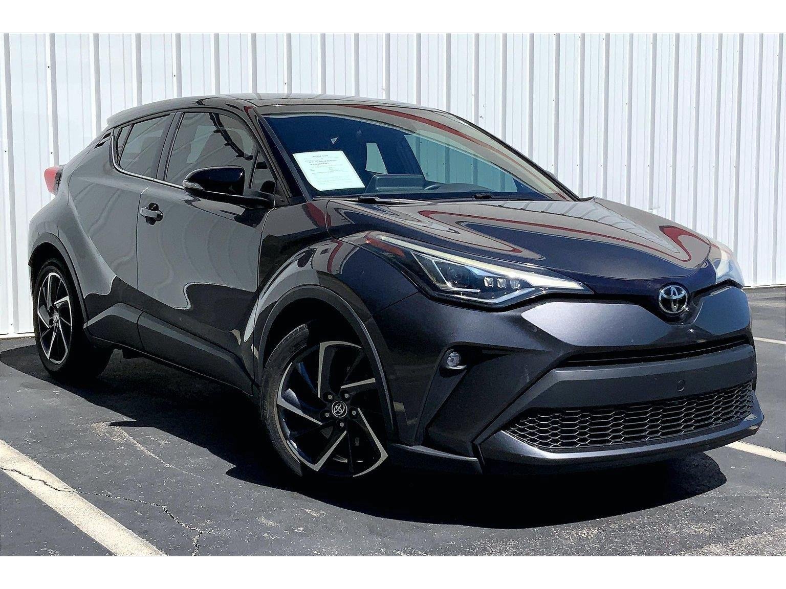 Used 2022 Toyota C-HR Limited FWD image 2