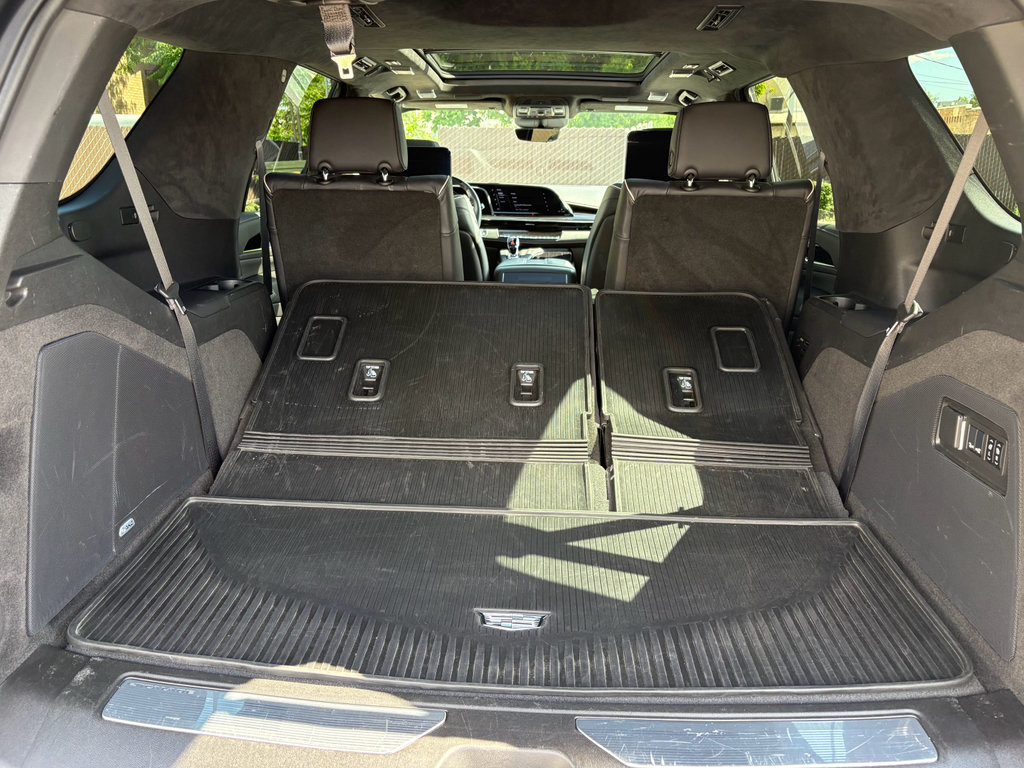 Used 2024 Cadillac Escalade V w/ LPO, ONYX Package AWD/4WD image 8