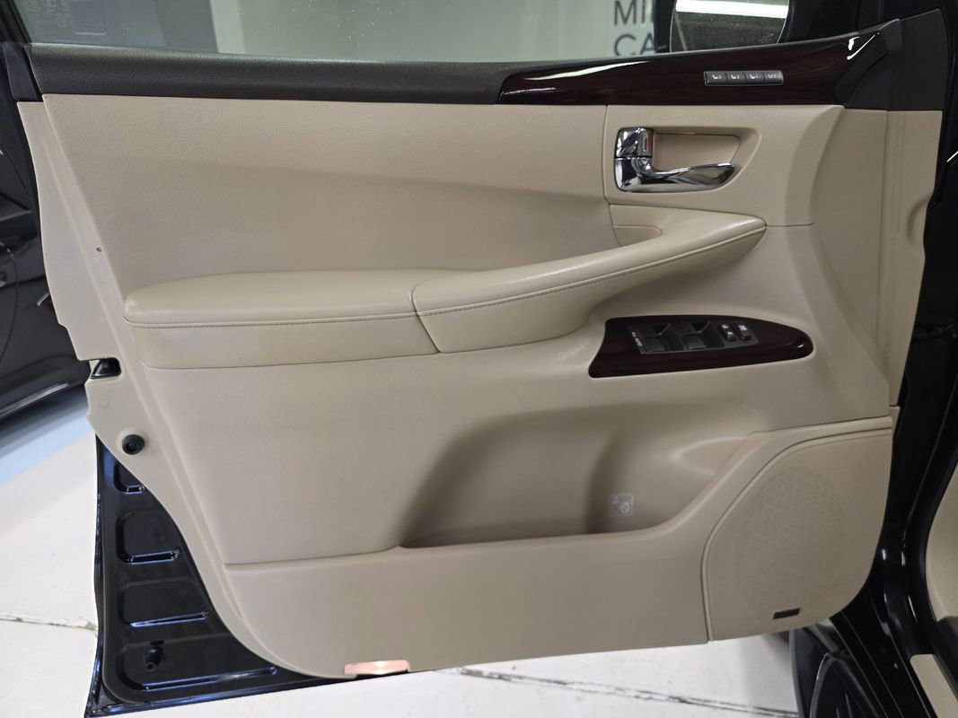 Used 2015 Lexus LX 570 4WD image 18