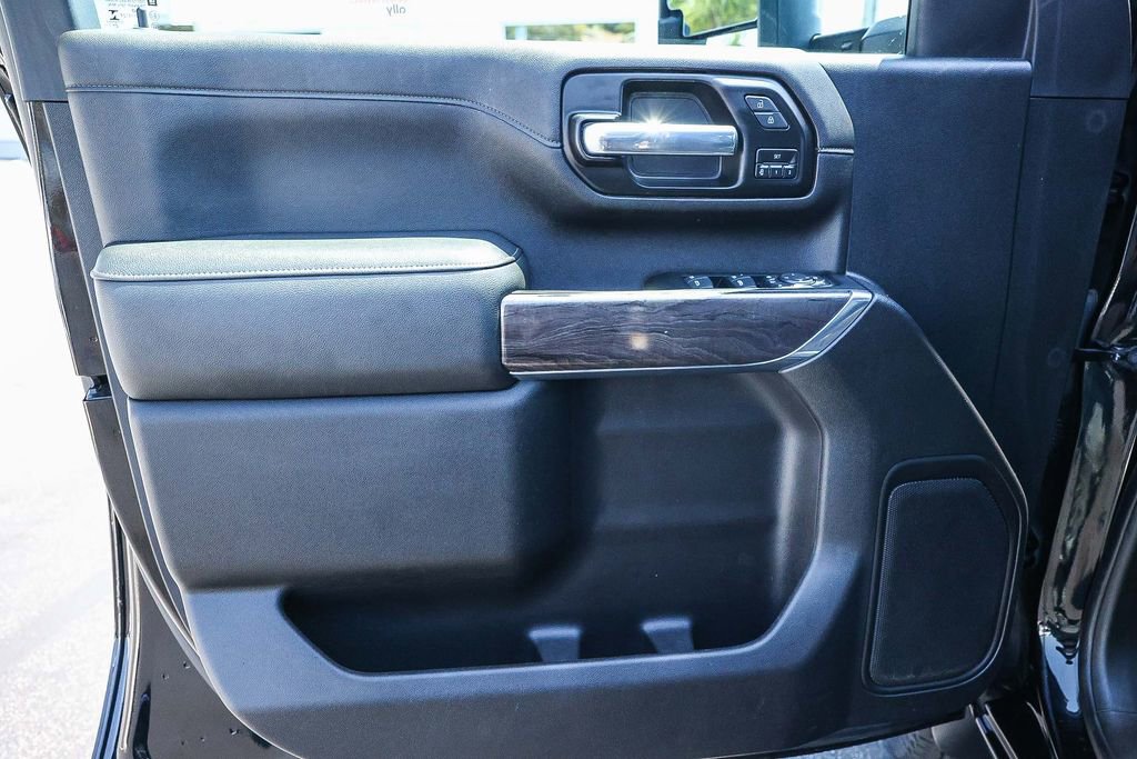 Used 2022 Chevrolet Silverado 3500 LTZ image 32