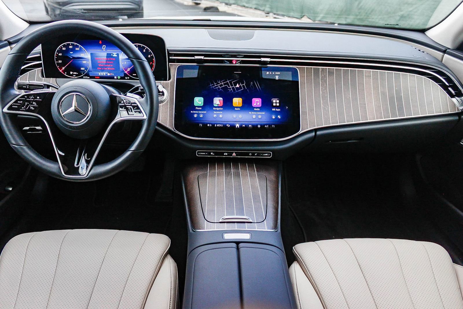 Used 2024 Mercedes-Benz E 450 4MATIC Sedan image 11