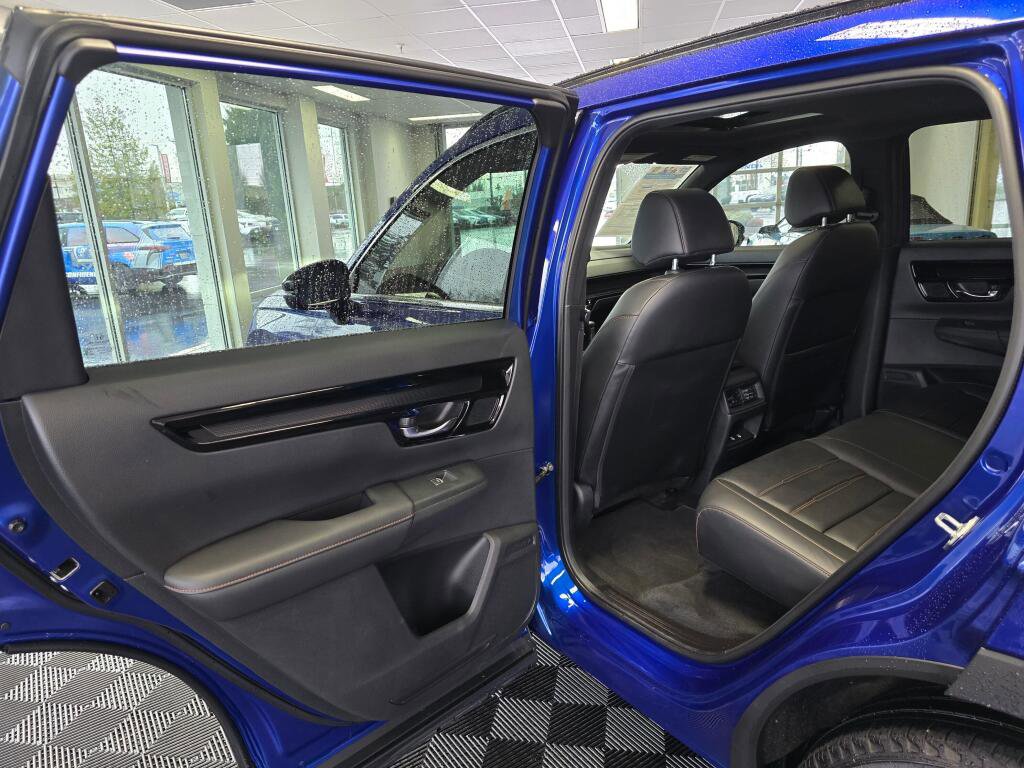 Used 2025 Honda CR-V Sport Touring image 38