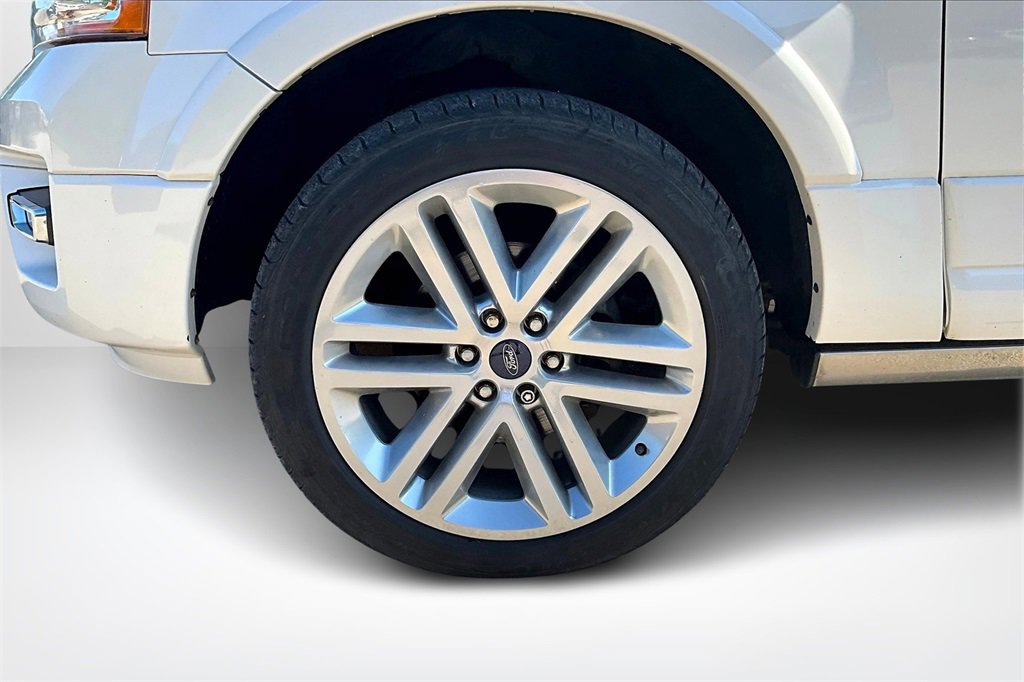Used 2016 Ford Expedition Platinum image 31