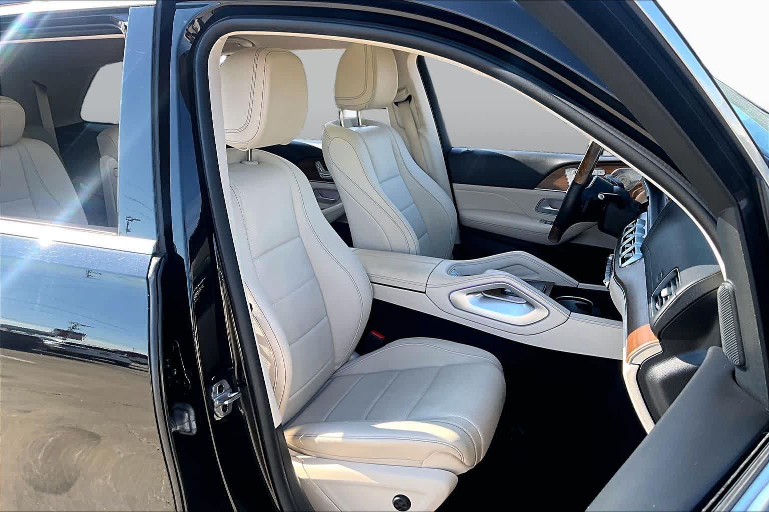 Used 2022 Mercedes-Benz GLS 450 4MATIC image 9