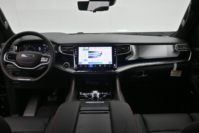 New 2026 Jeep Grand Wagoneer Summit AWD/4WD image 26