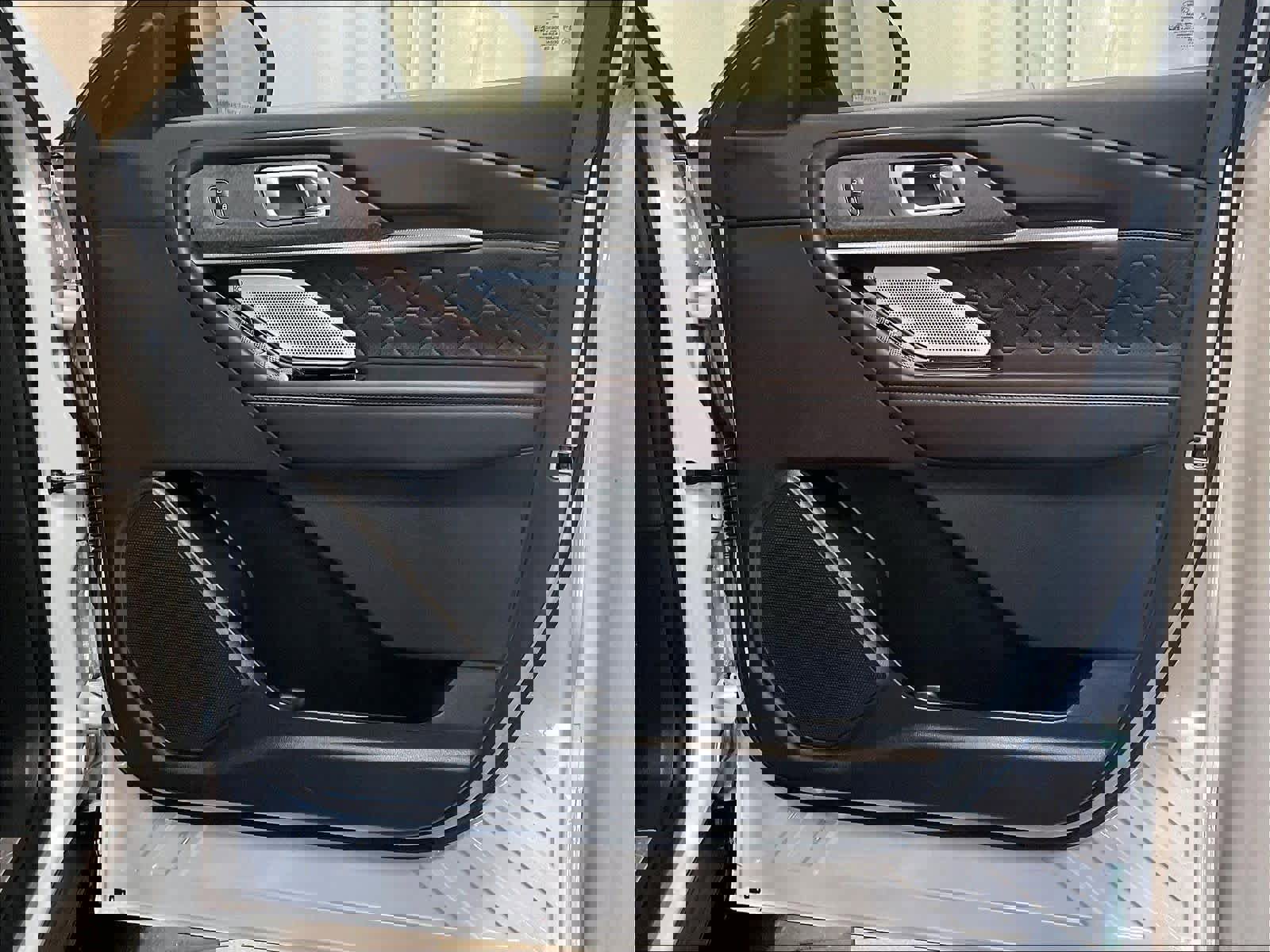 Used 2025 Ford Explorer Platinum w/ LUX Leather Package image 12