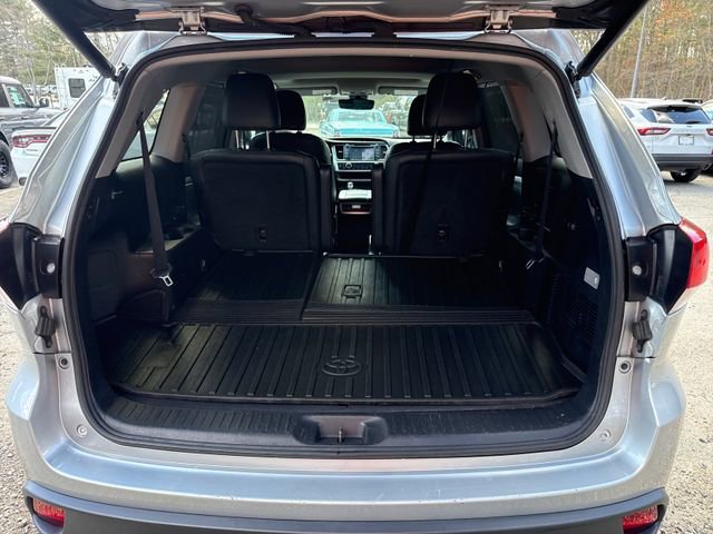 Used 2019 Toyota Highlander XLE AWD/4WD image 11