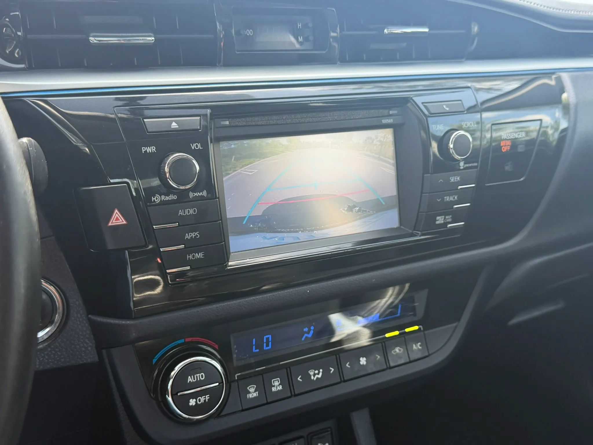 Used 2016 Toyota Corolla S Premium FWD image 25