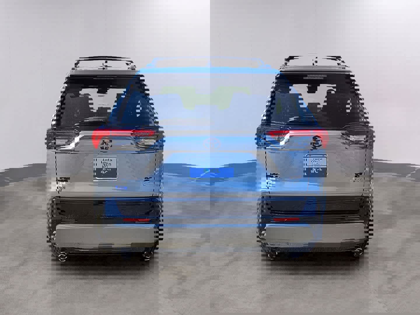 Used 2025 Toyota RAV4 XSE w/ Advanced Technology Package image 5