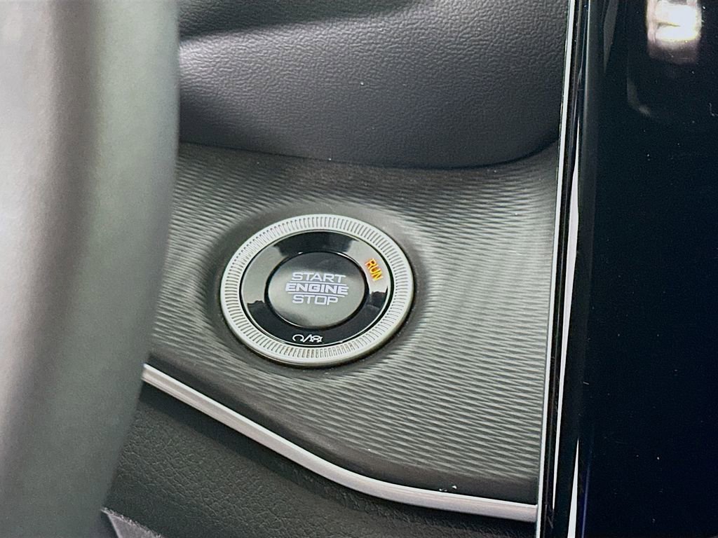 Certified 2024 Jeep Grand Cherokee Altitude image 23