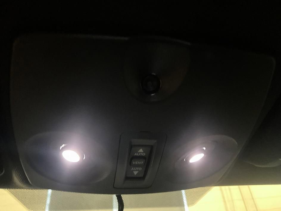 Used 2011 Chrysler 200 Limited FWD image 25