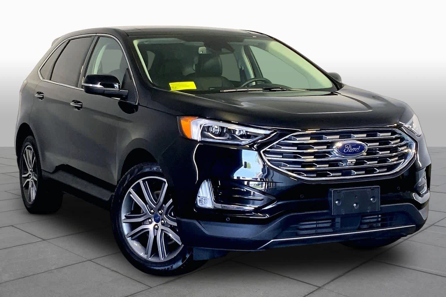 Used 2022 Ford Edge Titanium w/ Equipment Group 301A AWD/4WD image 3