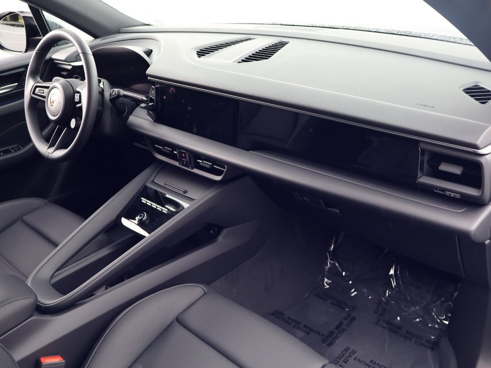 New 2026 Porsche Macan Electric RWD image 25