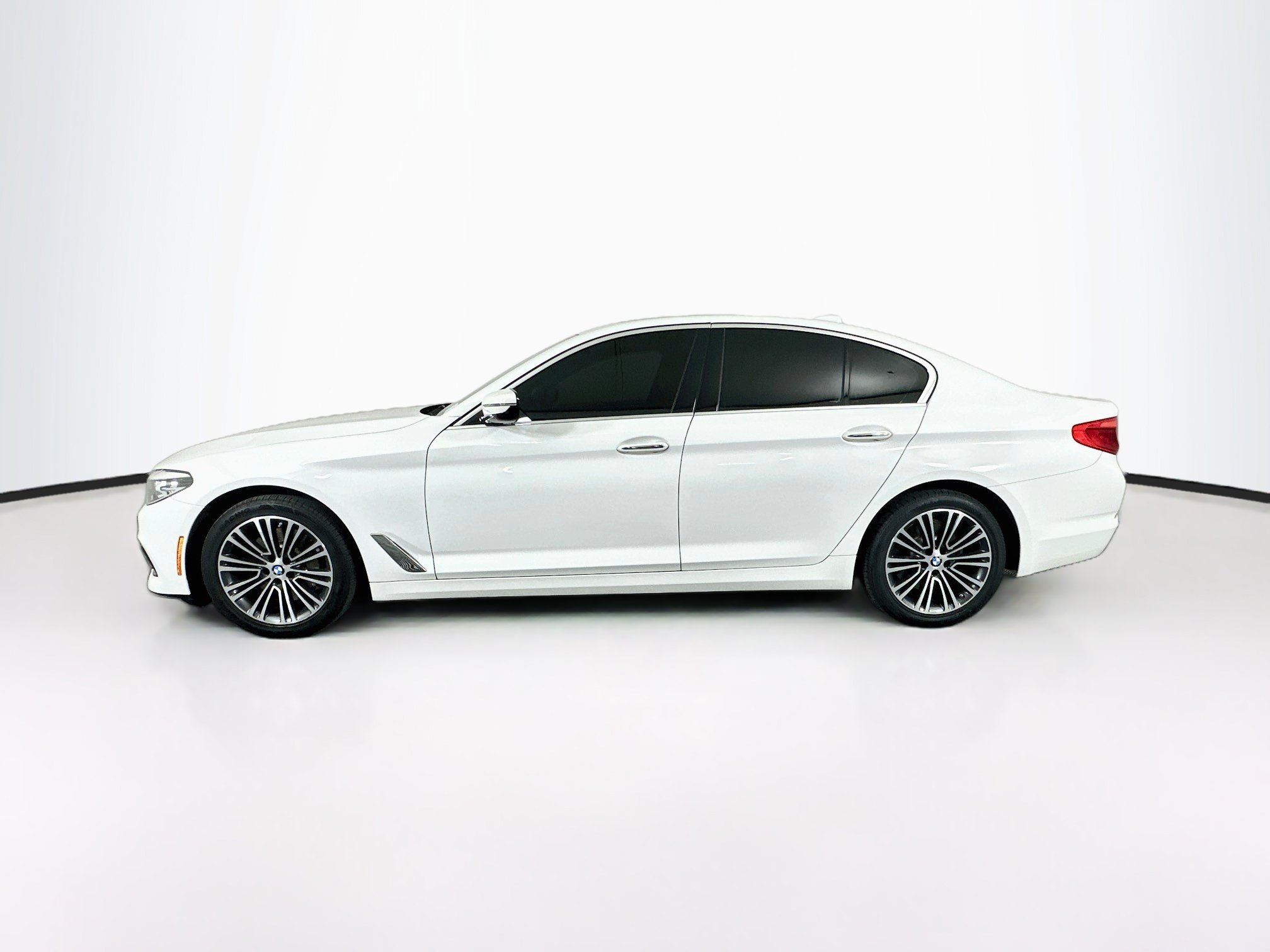 Used 2018 BMW 530i RWD image 4