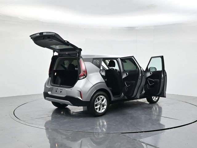 Used 2023 Kia Soul LX w/ LX Technology Package image 48