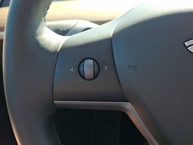 Used 2023 Tesla Model Y Long Range AWD/4WD image 21