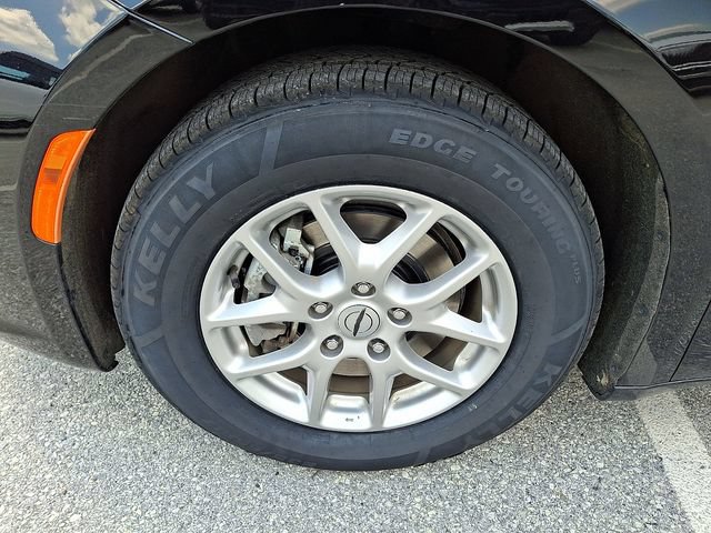 Used 2024 Chrysler Pacifica Touring-L FWD image 36