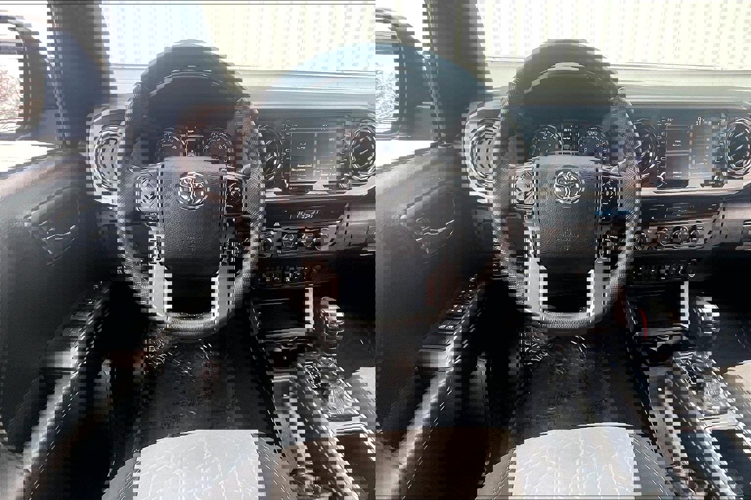 Used 2021 Toyota Tacoma TRD Sport w/ Technology Package image 6