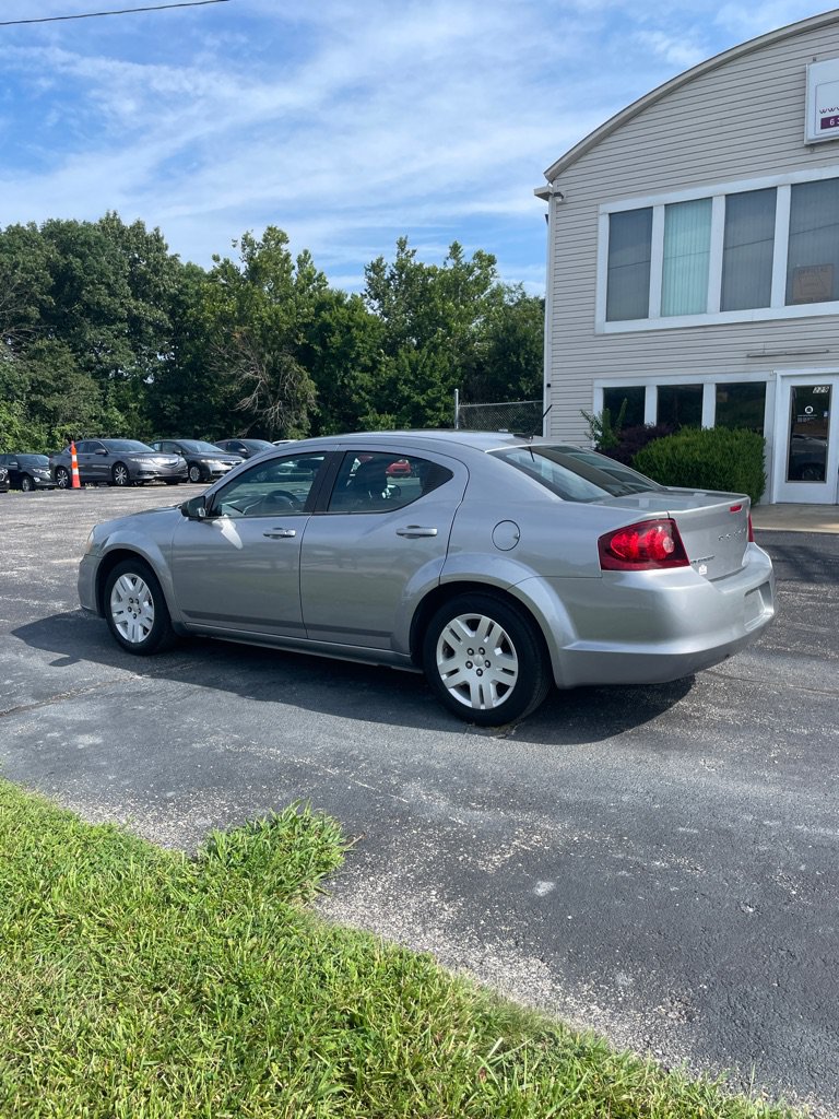 Used 2013 Dodge Avenger SE FWD image 3