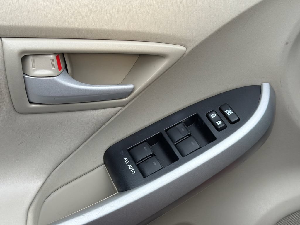 Used 2011 Toyota Prius Four w/ Solar Roof Pkg FWD image 16