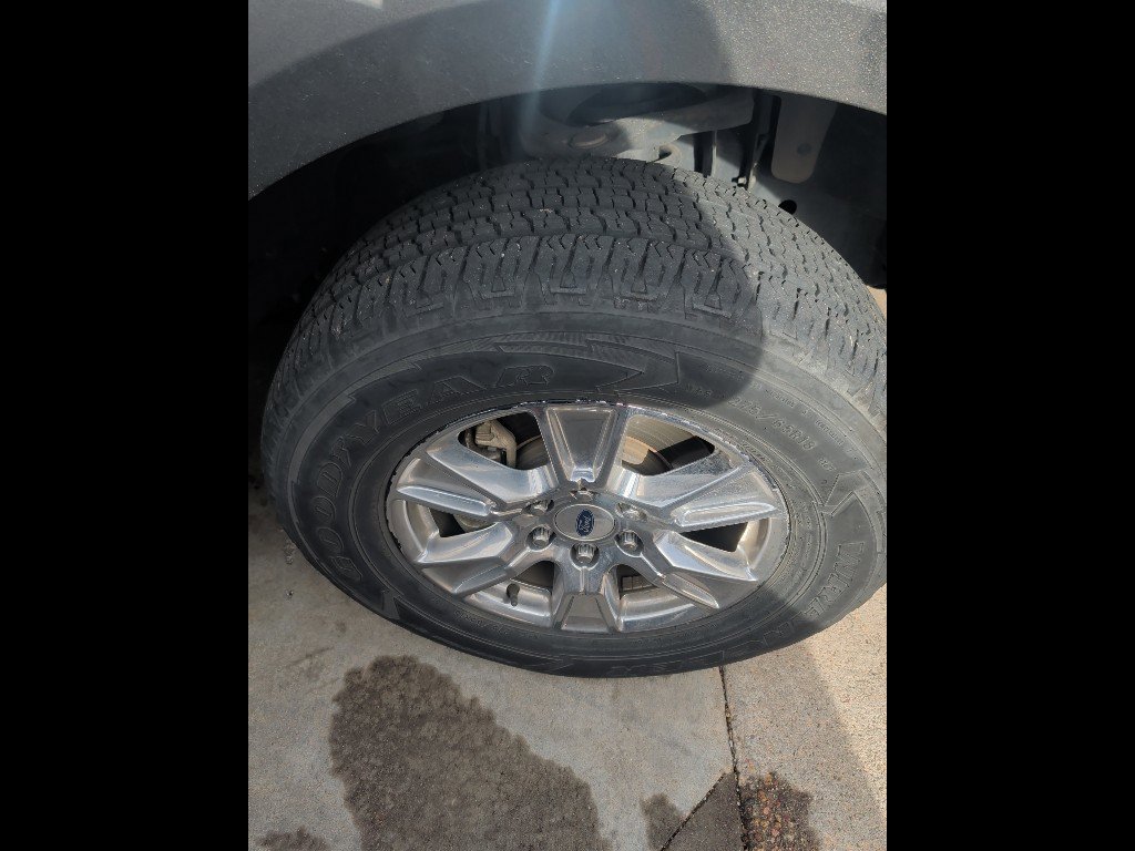 Used 2017 Ford F150 XLT w/ Equipment Group 302A Luxury image 4