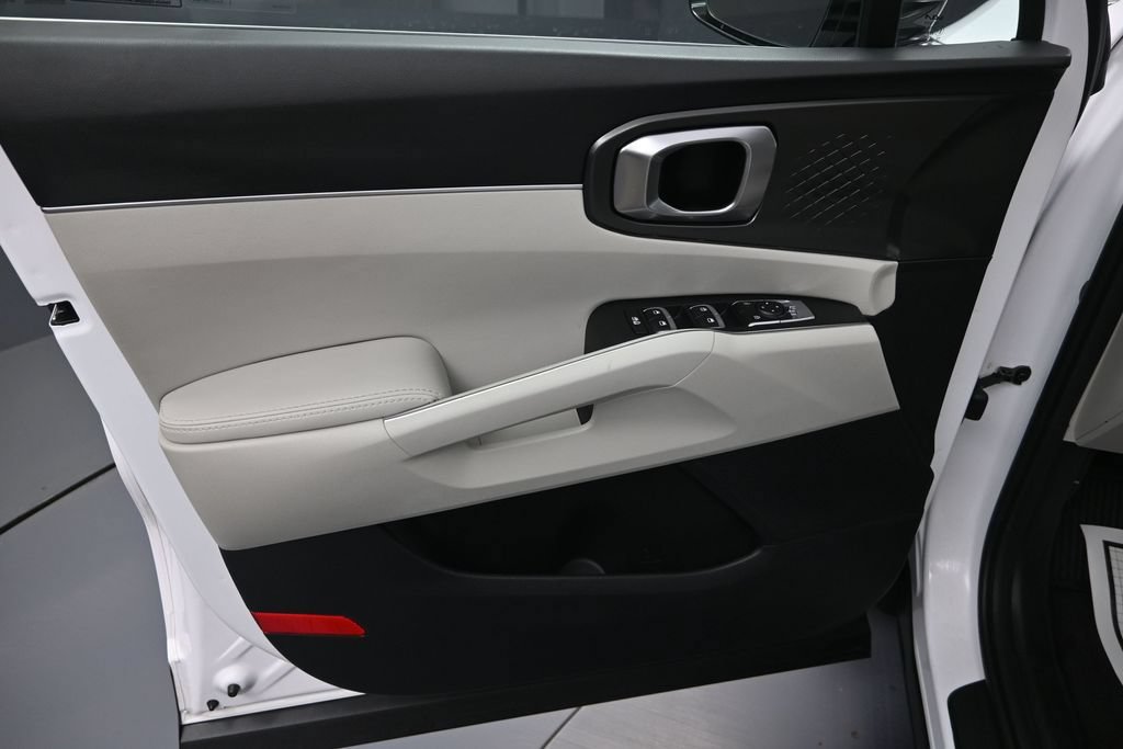 Certified 2026 Kia Sorento S AWD/4WD image 10