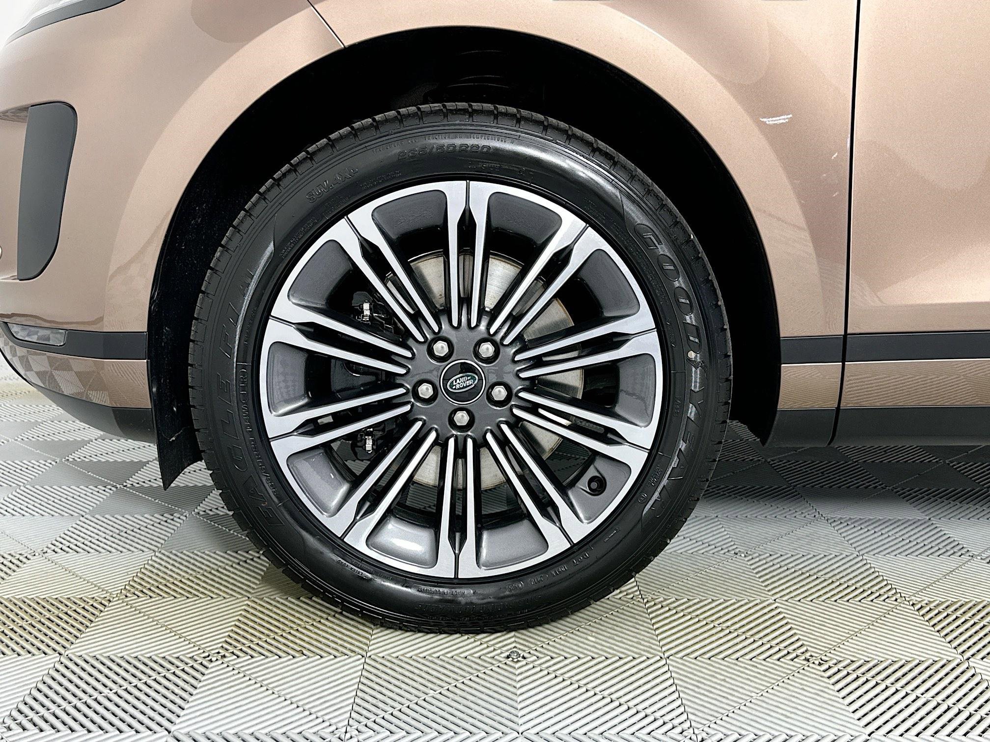 Used 2026 Land Rover Range Rover Evoque S image 9