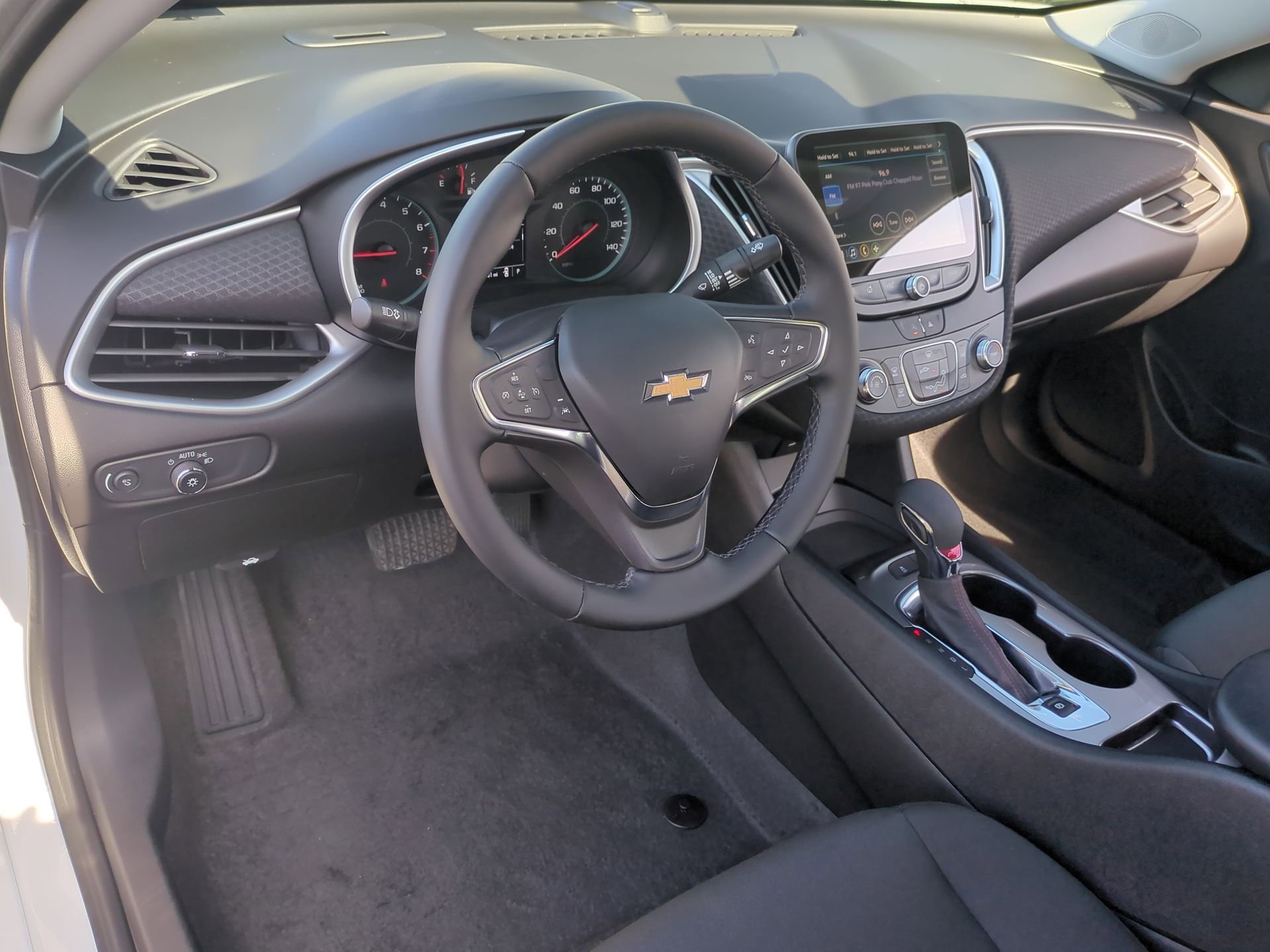 Used 2024 Chevrolet Malibu RS w/ LPO, Floor Liner Package FWD image 10
